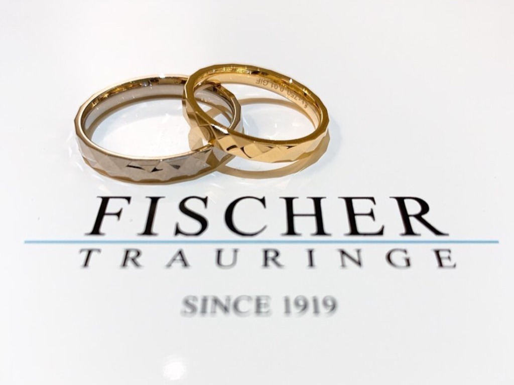 フィッシャー（FISCHER）の鍛造の結婚指輪