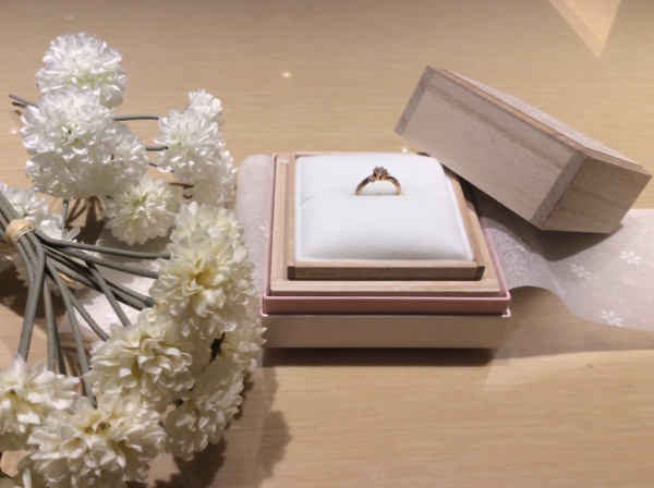 【大阪】Makanaの婚約指輪