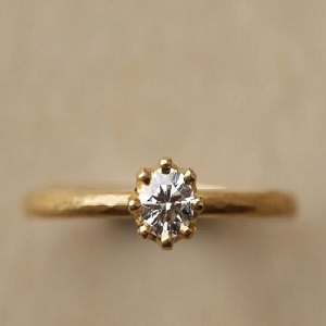 奈良で人気のおしゃれな婚約指輪ブランド手作り婚約指輪
