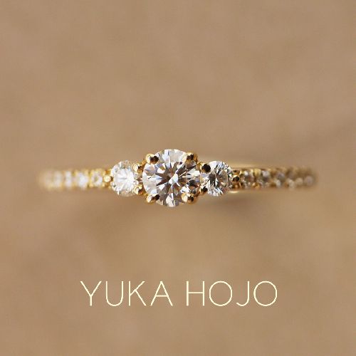 アンティーク調の婚約指輪ブランドYUKA HOJOの箒星