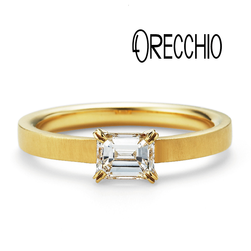 高品質でエメラルドカットダイヤモンドの婚約指輪ORECCHIOLF811